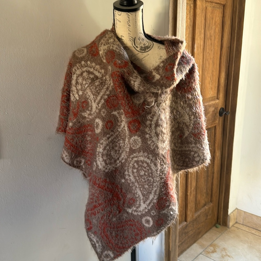 Sweater/poncho